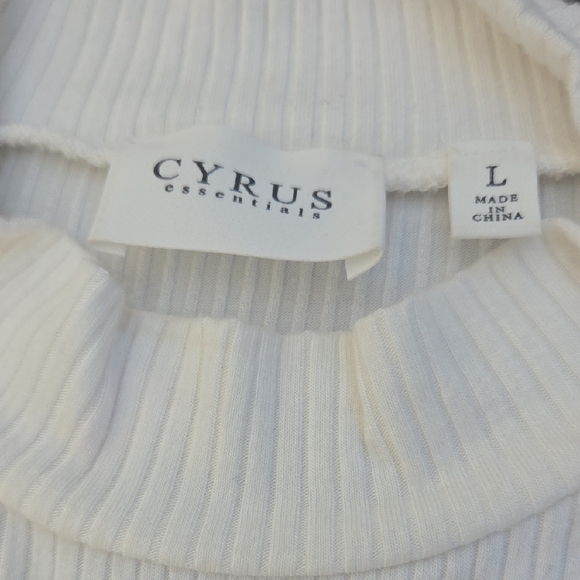 Cyrus Cream Fitted 3/4 Sleeve Blouse - Picture 5 of 5